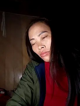 Snapshot of CoMay003 chatting on 11-24-25, 02:39 CoMay003 online show from 11-24-25, 02:39