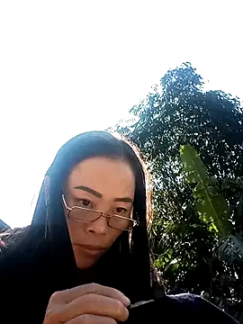 Snapshot of CoMay003 chatting on 11-25-25, 02:44 CoMay003 online show from 11-25-25, 02:44