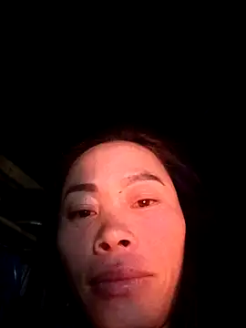 Snapshot of CoMay003 chatting on 11-25-25, 05:13 CoMay003 online show from 11-25-25, 05:13