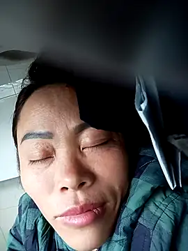 Snapshot of CoMay003 chatting on 11-27-25, 07:10 CoMay003 online show from 11-27-25, 07:10