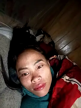 Snapshot of CoMay003 chatting on 11-30-25, 08:46 CoMay003 online show from 11-30-25, 08:46