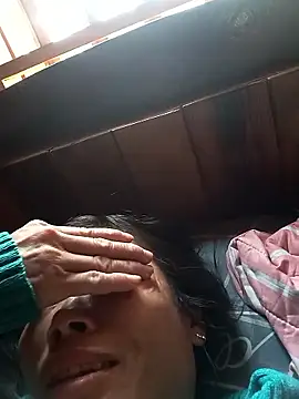 Snapshot of CoMay003 chatting on 12-02-25, 04:18 CoMay003 online show from 12-02-25, 04:18