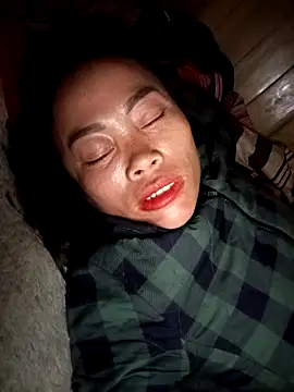 Snapshot of CoMay003 chatting on 12-02-25, 07:42 CoMay003 online show from 12-02-25, 07:42