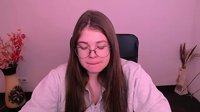 Snapshot of _Lovely_Mary chatting on 10-16-25, 06:36 Lovely Mary online show from 10-16-25, 06:36