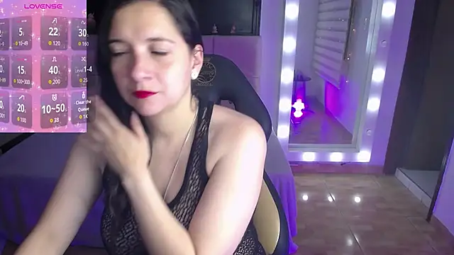 Agatha bellucci  online show from 11-13-25, 12:59