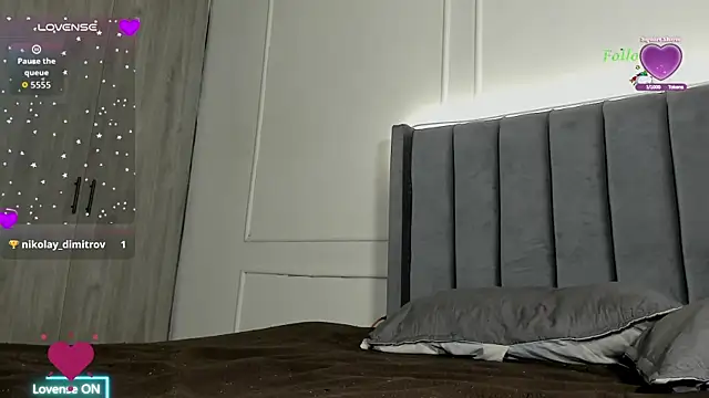 Snapshot of Ice_Princess_ chatting on 10-15-25, 05:29 Ice Princess online show from 10-15-25, 05:29