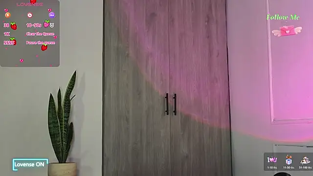 Snapshot of Ice_Princess_ chatting on 11-02-25, 01:57 Ice Princess online show from 11-02-25, 01:57