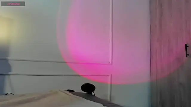 Snapshot of Ice_Princess_ chatting on 11-08-25, 12:49 Ice Princess online show from 11-08-25, 12:49