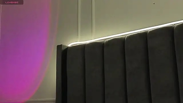 Snapshot of Ice_Princess_ chatting on 11-14-25, 04:38 Ice Princess online show from 11-14-25, 04:38