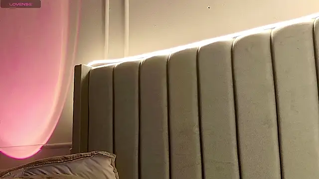 Snapshot of Ice_Princess_ chatting on 11-21-25, 11:31 Ice Princess online show from 11-21-25, 11:31