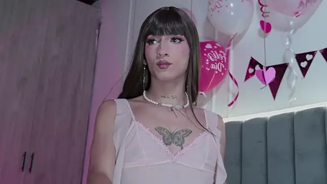 Snapshot of Ice_Princess_ chatting on 02-14-26, 05:21 Ice Princess online show from 02-14-26, 05:21