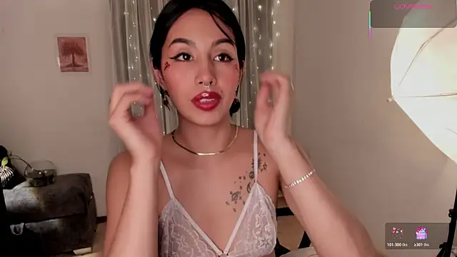 Snapshot of Miss_Charlottet chatting on 11-17-25, 11:54 Miss Charlottet online show from 11-17-25, 11:54