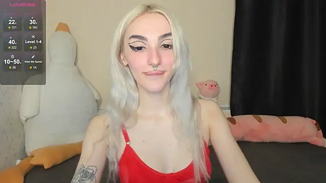 Snapshot of succubantra chatting on 10-31-25, 03:02 succubantra online show from 10-31-25, 03:02