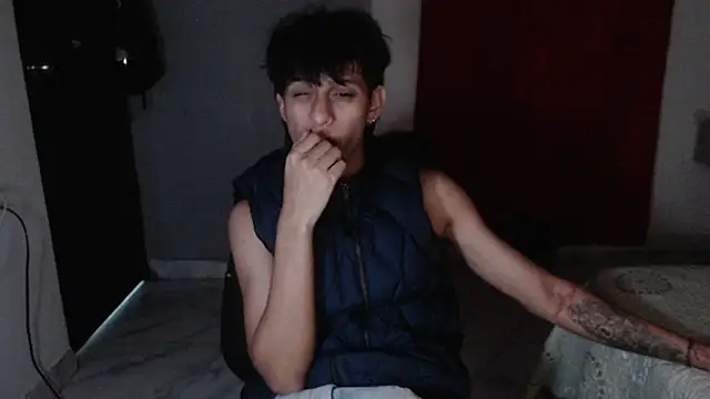 Snapshot of sung_yol chatting on 10-13-25, 05:51 sung yol online show from 10-13-25, 05:51