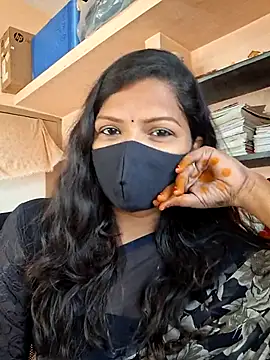 Snapshot of Tamil_Dharani chatting on 02-19-26, 05:36 Tamil Dharani online show from 02-19-26, 05:36