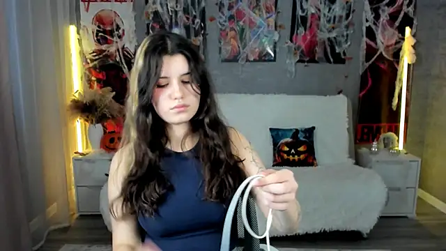 AnoraDark online show from 10-27-25, 12:42