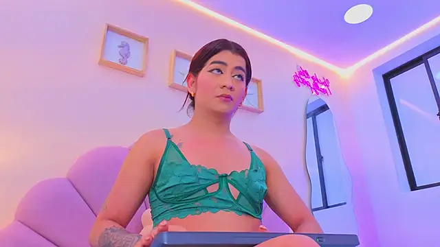 Snapshot of _Grace_turner_ chatting on 10-04-25, 12:14 Grace turner online show from 10-04-25, 12:14