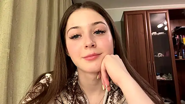 Adel strongwoman online show from 04-07-26, 06:41