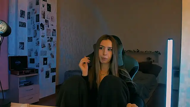 Snapshot of yourrdanceteacher chatting on 11-13-25, 07:35 yourrdanceteacher online show from 11-13-25, 07:35