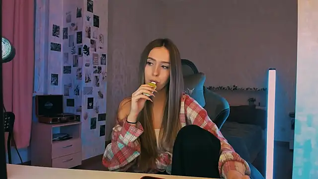 Snapshot of yourrdanceteacher chatting on 11-27-25, 07:38 yourrdanceteacher online show from 11-27-25, 07:38