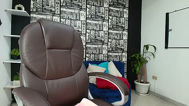 Mia Morelli  online show from 09-28-25, 04:18