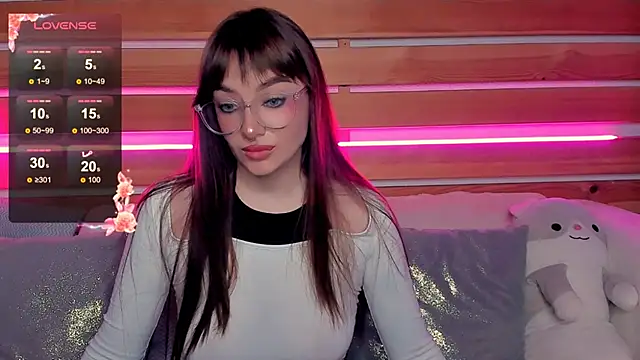 Snapshot of Emily_Tylerr chatting on 10-02-25, 07:59 Emily Tylerr online show from 10-02-25, 07:59