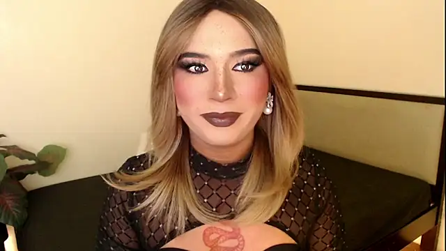 mslilly croft online show from 12-19-25, 04:14