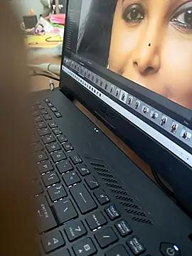 WickedSunny25 online show from 10-28-25, 06:32