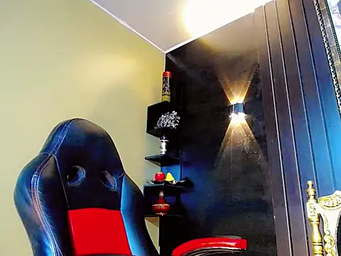 Kimberly Vazquez online show from 12-19-25, 03:24