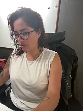 Snapshot of Camila_Garcia_ chatting on 09-27-25, 02:00 Camila Garcia online show from 09-27-25, 02:00