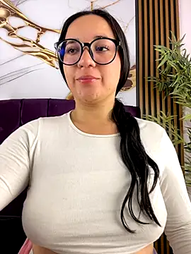 Snapshot of sara_roy04_ chatting on 09-11-25, 03:39 sara roy04  online show from 09-11-25, 03:39