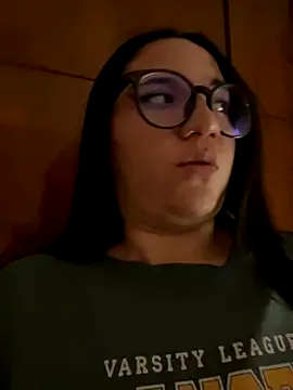 Snapshot of sara_roy04_ chatting on 09-12-25, 03:28 sara roy04  online show from 09-12-25, 03:28