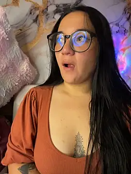 Snapshot of sara_roy04_ chatting on 09-23-25, 04:26 sara roy04  online show from 09-23-25, 04:26