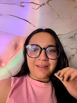 Snapshot of sara_roy04_ chatting on 09-24-25, 04:05 sara roy04  online show from 09-24-25, 04:05