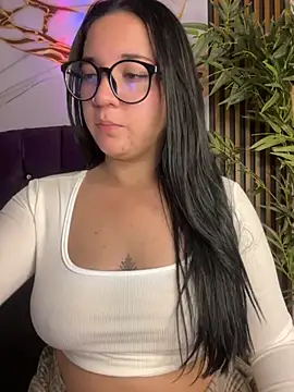 Snapshot of sara_roy04_ chatting on 10-01-25, 04:07 sara roy04  online show from 10-01-25, 04:07