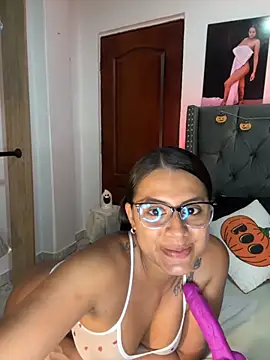 ema zoe online show from 10-20-25, 12:00