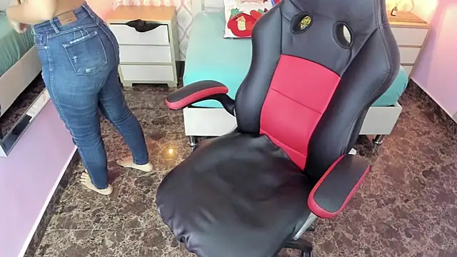 ALISSON BARKER online show from 12-17-25, 12:33