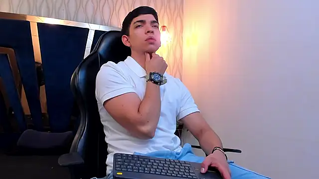 Eryonbradley online show from 01-18-26, 03:05