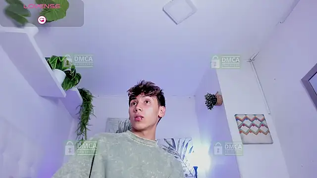 Twinkie Hung online show from 11-19-25, 09:26