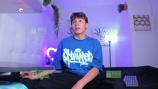 Twinkie Hung online show from 11-20-25, 09:03