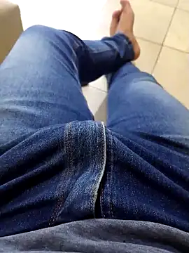 Snapshot of JoaoPedro17cm chatting on 09-09-25, 02:05 JoaoPedro17cm online show from 09-09-25, 02:05