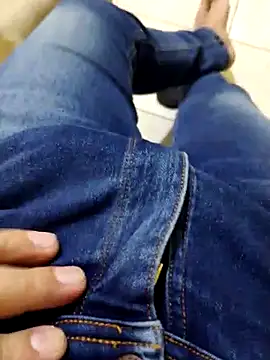 Snapshot of JoaoPedro17cm chatting on 09-10-25, 01:44 JoaoPedro17cm online show from 09-10-25, 01:44