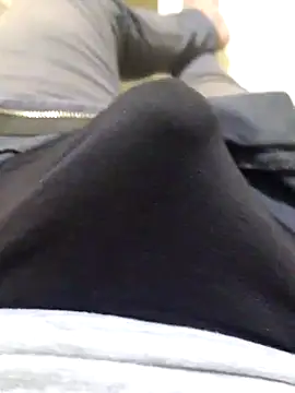 Snapshot of JoaoPedro17cm chatting on 09-15-25, 01:11 JoaoPedro17cm online show from 09-15-25, 01:11