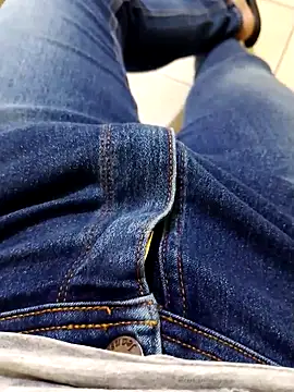 Snapshot of JoaoPedro17cm chatting on 09-18-25, 01:35 JoaoPedro17cm online show from 09-18-25, 01:35