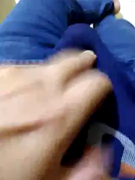 Snapshot of JoaoPedro17cm chatting on 09-29-25, 02:11 JoaoPedro17cm online show from 09-29-25, 02:11