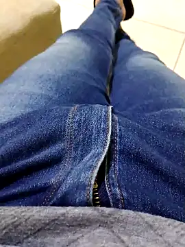 Snapshot of JoaoPedro17cm chatting on 10-02-25, 01:51 JoaoPedro17cm online show from 10-02-25, 01:51