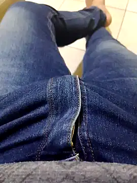 Snapshot of JoaoPedro17cm chatting on 10-03-25, 01:41 JoaoPedro17cm online show from 10-03-25, 01:41