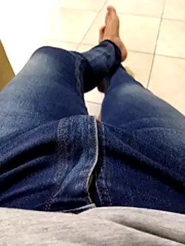 Snapshot of JoaoPedro17cm chatting on 10-25-25, 02:46 JoaoPedro17cm online show from 10-25-25, 02:46