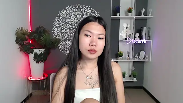 LunaPurrr online show from 09-18-25, 10:23