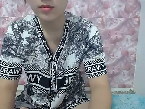 Snapshot of Linda-24 chatting on 10-19-25, 12:50 Linda-24 online show from 10-19-25, 12:50